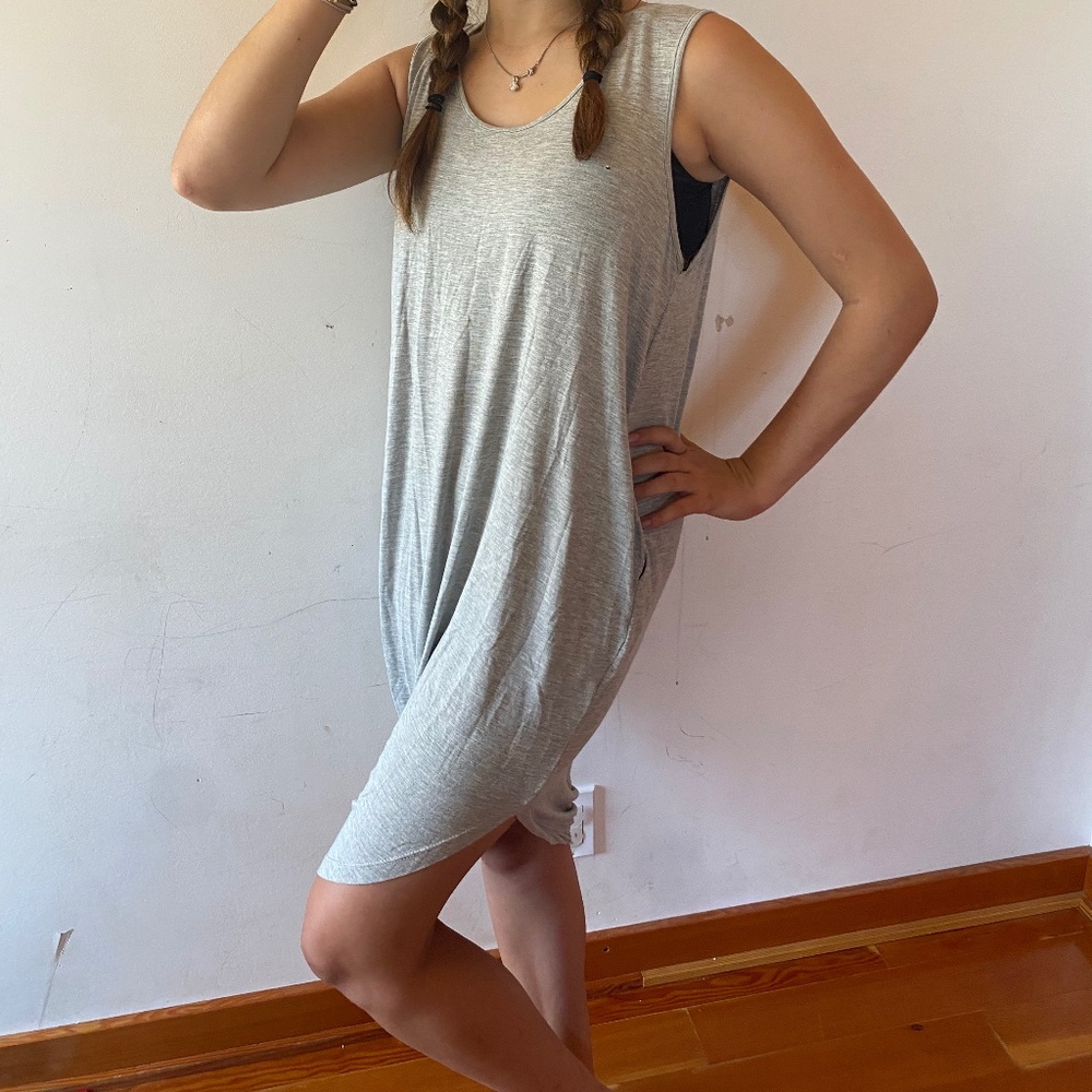 Comfy grey dress with slits